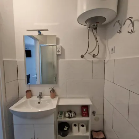 Apartma Olivin Apartment *