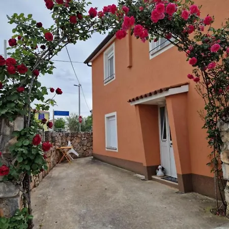 Apartma Olivin *